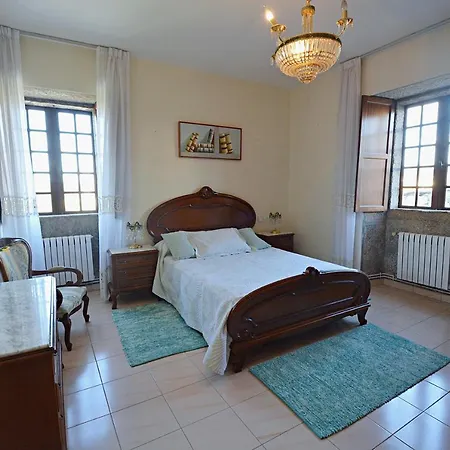 Casita De Piedra En Vilanova De Arousa