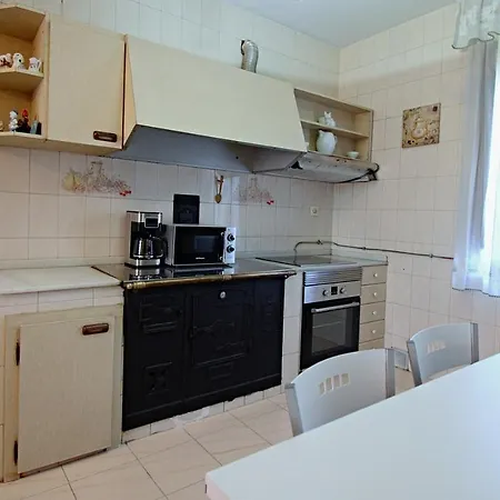 Casita De Piedra En Vilanova De Arousa * Pontevedra