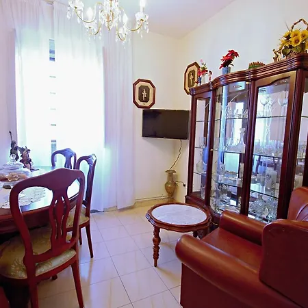 Casita De Piedra En Vilanova De Arousa *